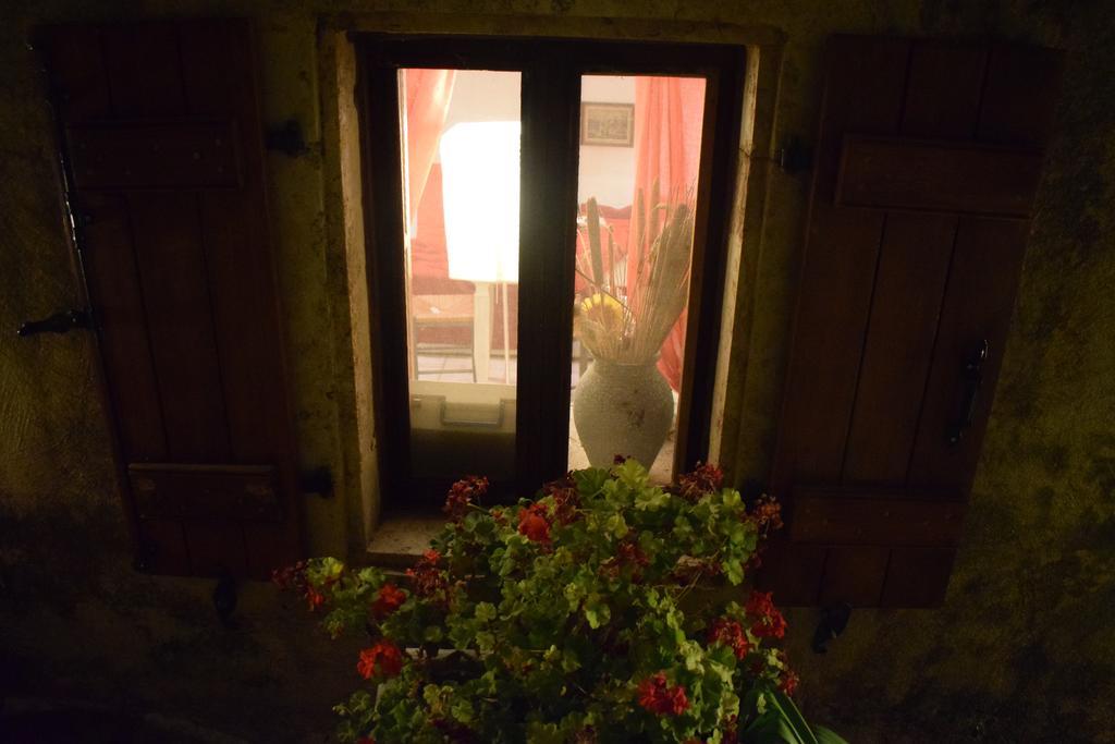 Porfyrousa Traditional Hotel Milopotamos  Dış mekan fotoğraf