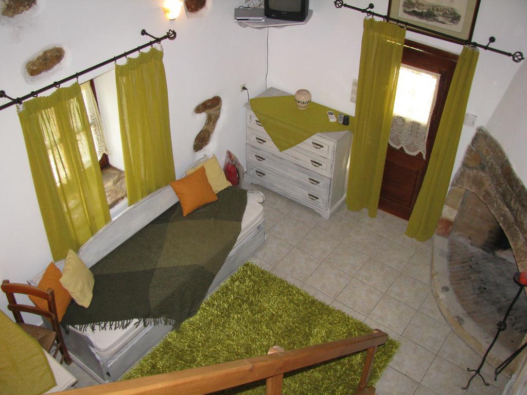 Porfyrousa Traditional Hotel Milopotamos  Dış mekan fotoğraf