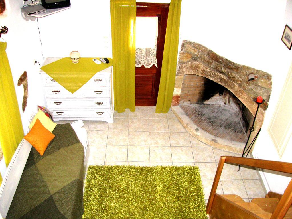 Porfyrousa Traditional Hotel Milopotamos  Dış mekan fotoğraf